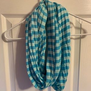 Infinity scarf